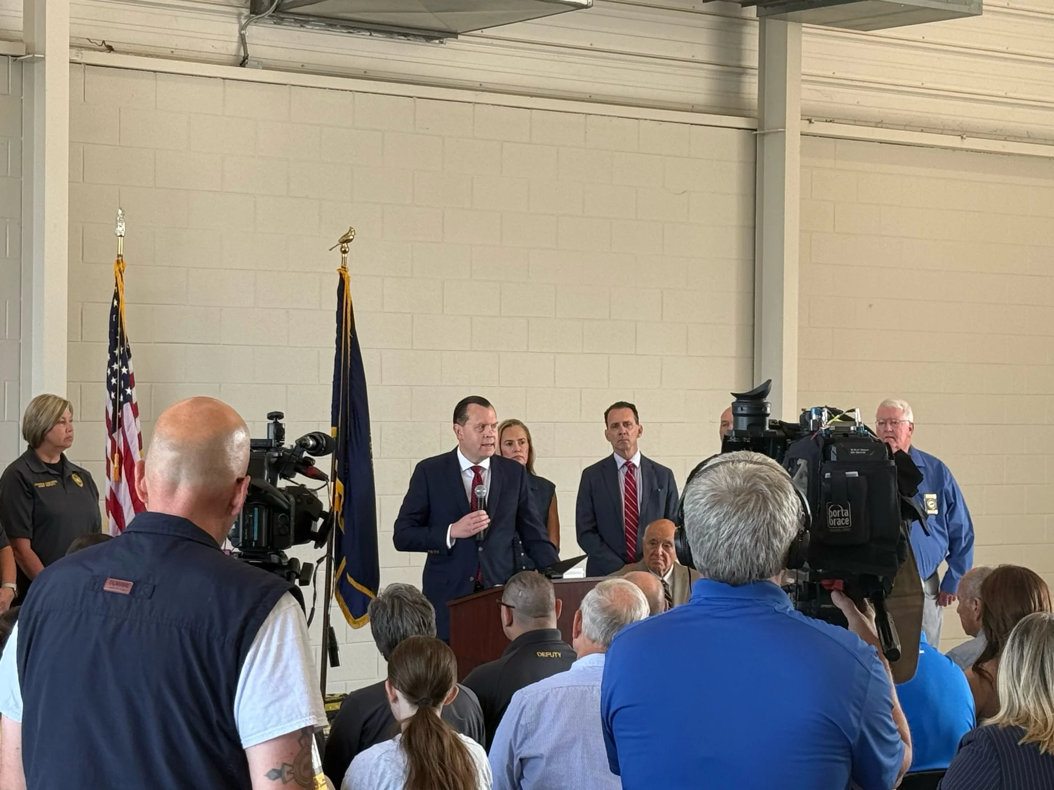 Kentucky Attorney General leads room in conversation about overdose